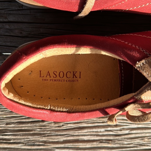 Leather and suede walking shoes - Picture 5 of 8